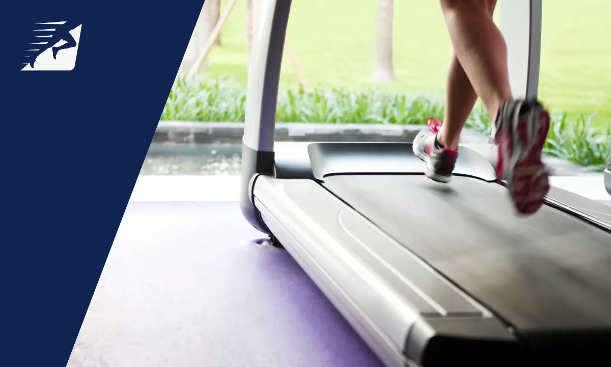 Eine Frau beim Laufen auf dem Laufband