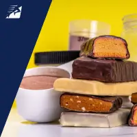 Energieriegeln und Proteinpulver