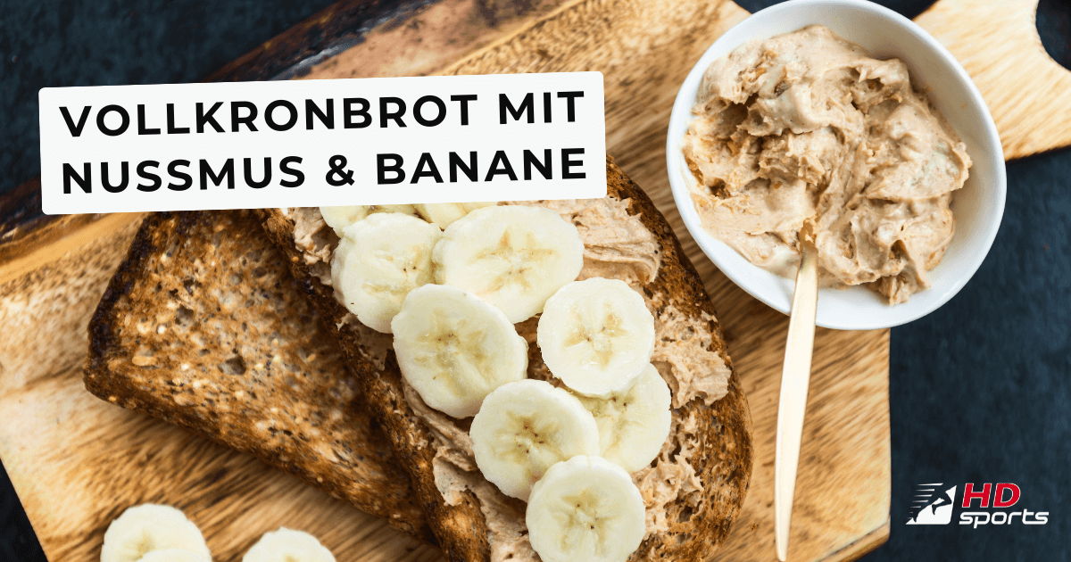 Vollkornbrot mit Nussmus und Banane Vollkornbrot mit Nussmus und Banane