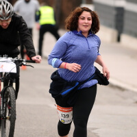 Effizienter Abnehmen: Laufen oder Walken?