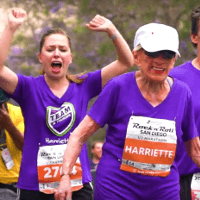 94-Jährige läuft trotz schwerer Krankheiten Marathons [+ VIDEO]