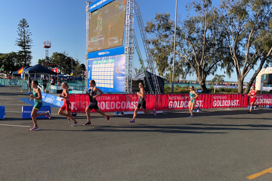 Julia Hauser und Lisa Perterer kämpften auf der Laufstrecke im Spitzenplätze (© ÖTRV)