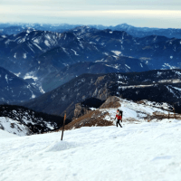 Wie man sich beim Wandern in den Bergen warm hält!
