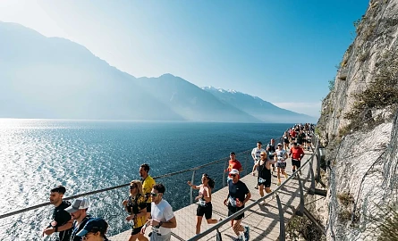 Der Lake Garda 42 Marathon ist einer von mehreren wunderschönen Seenläufen in Italien