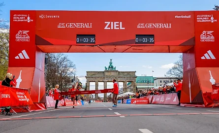 Fotyen Tesfay legte beim Berliner Halbmarathon 2025 den Grundstein führ ihren Marathon-Durchbruch.
