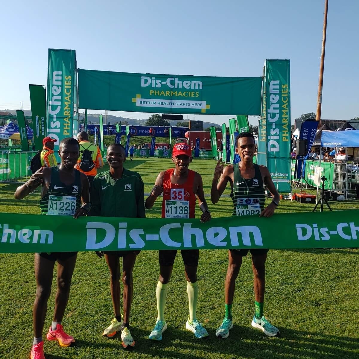 Starkes Nedbank-Team (Zweiter v.li. Onalenna Khonkhobe)