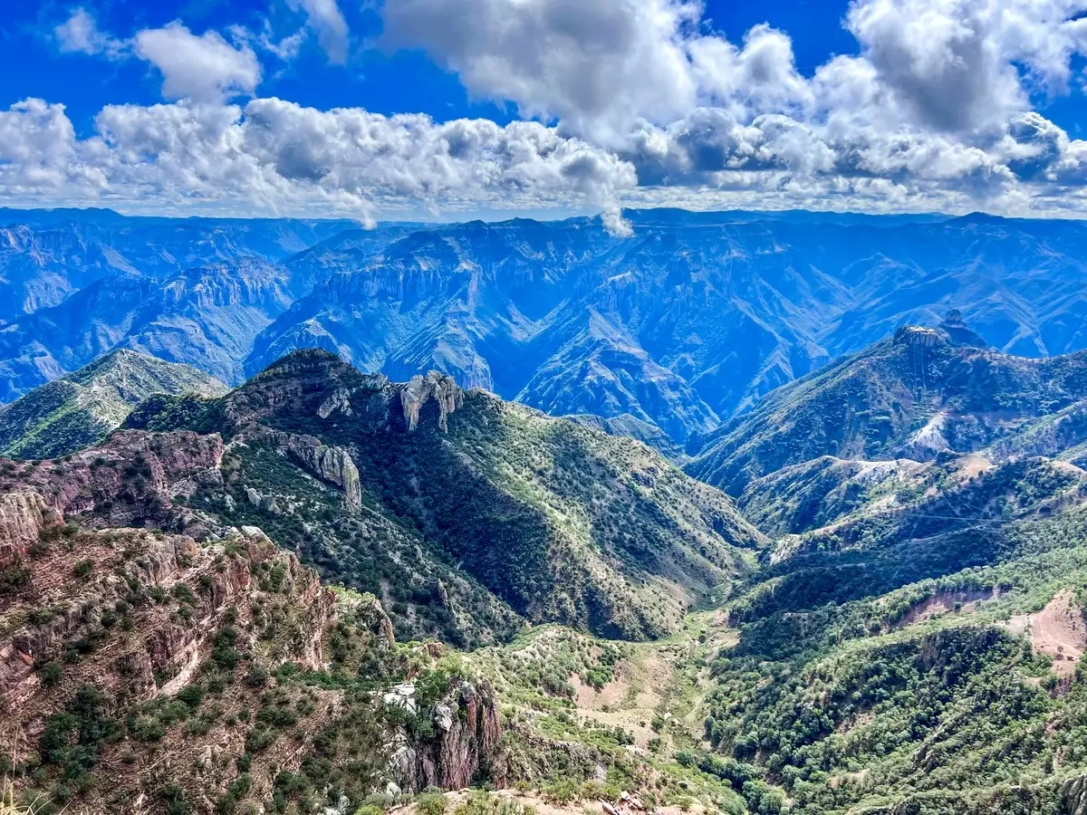 Dieses Panorama bekommen die Teilnehmer beim Quindio Trail Colombia zu Sicht.