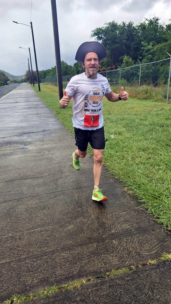Eastern Caribbean Marathon Challenge 2025: Arkadiusz Babinski in Führung
