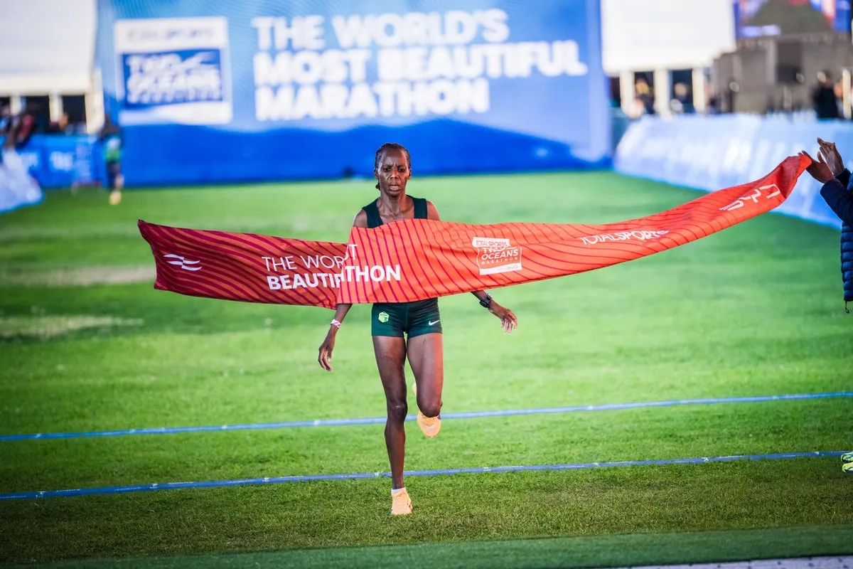 Two Oceans Marathon 2026: Halbmarathon-Siegerin Lavinia Haitope