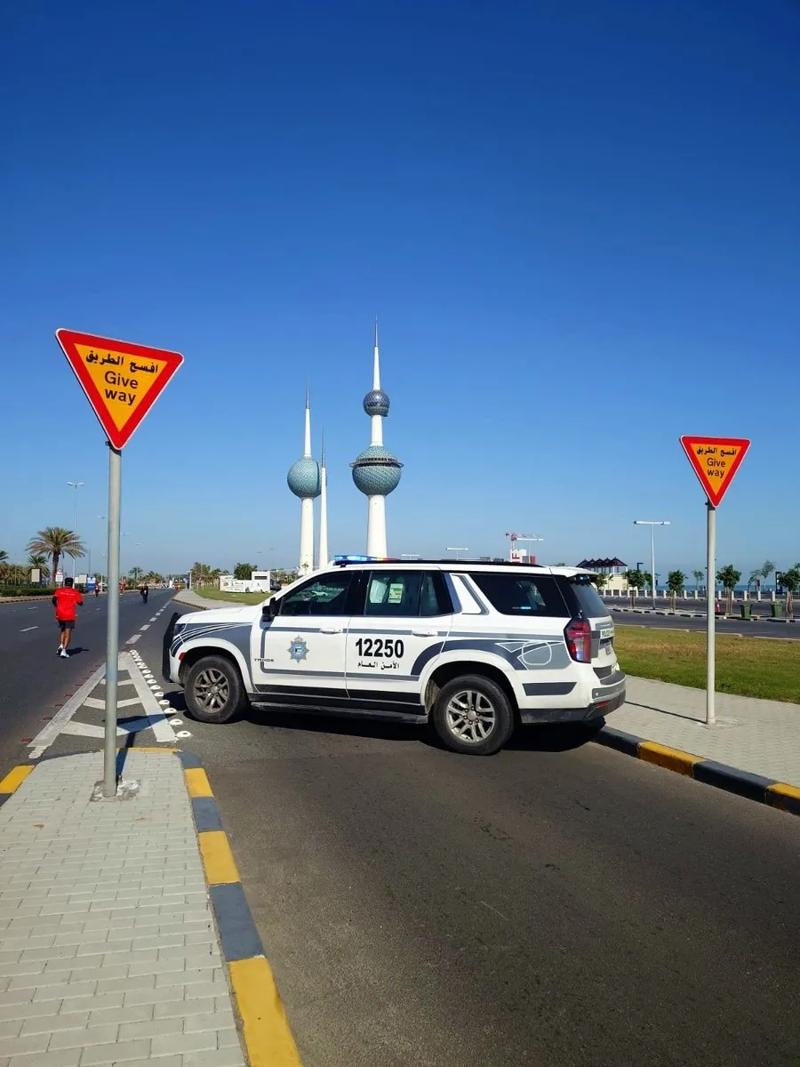 Kuwait Marathon 2024: Polizeiauto