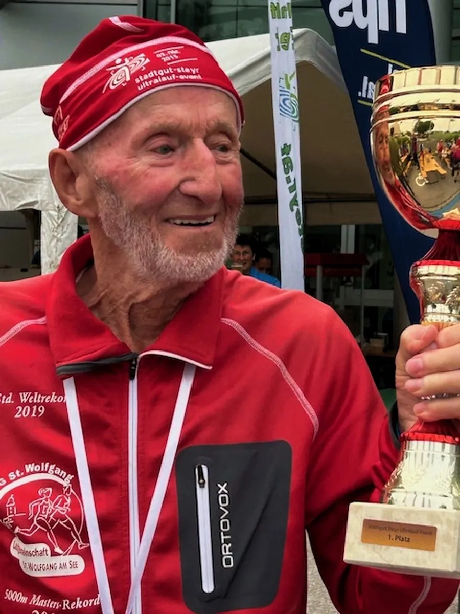 Josy Simon ist auch mit über 90 Jahren noch beim Wolfgangseelauf am Start.