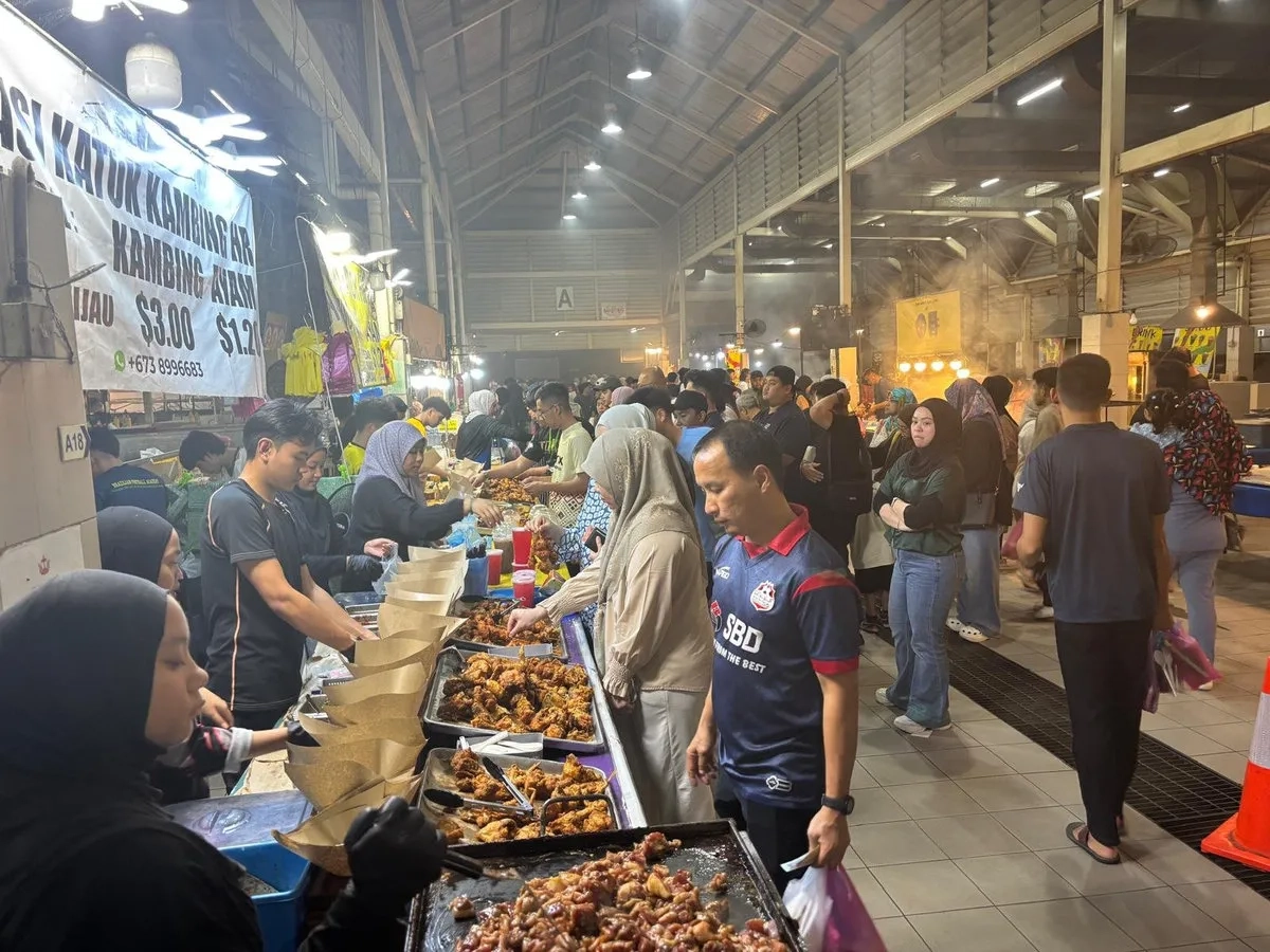 Kulinarische Entdeckungen auf dem Gadong Night Market