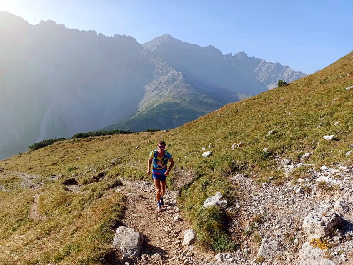 Ein Trailrunner in Tirol
