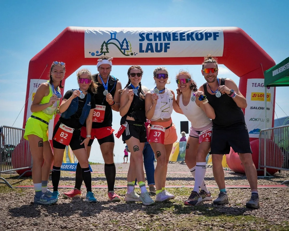 Schneekopflauf Schmiedefeld 2025: Läufer im Ziel