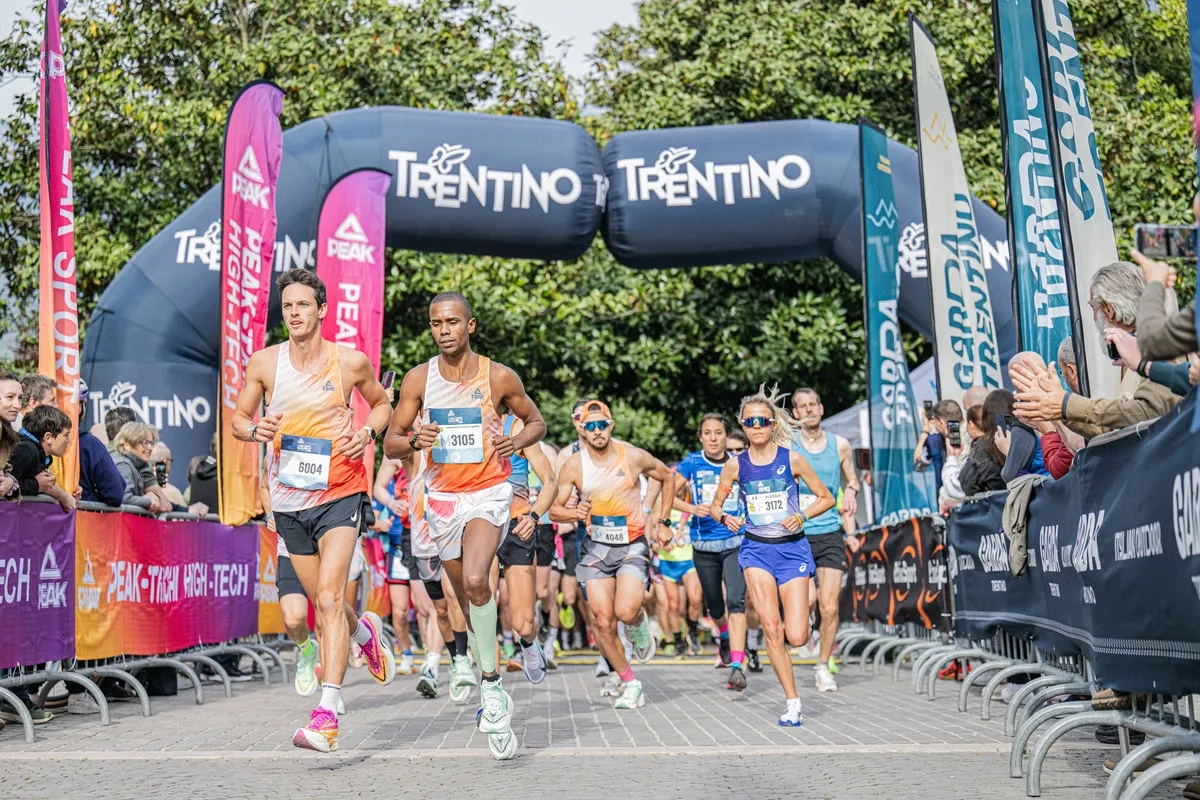 Start Lake Garda 42 2026 (© Harald Wisthaler) Start Lake Garda 42 2026