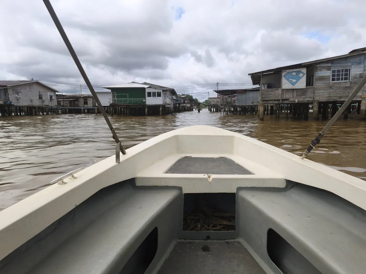 Brunei Marathon: 13 im Ausflugsboot unterwegs