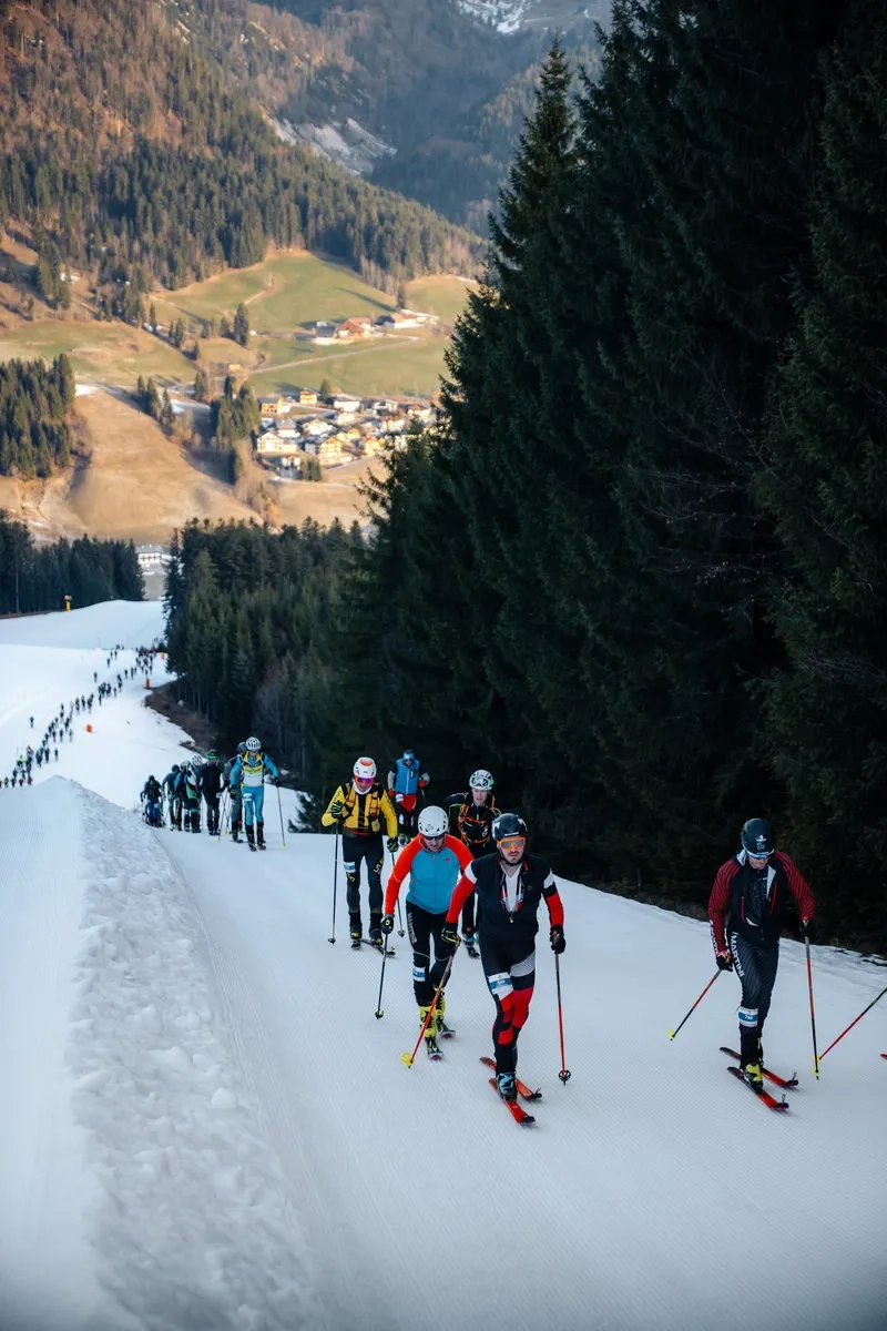 Skitouren-Charity Dachstein West 2026 (© Roastmedia) Skitouren-Charity Dachstein West 2026