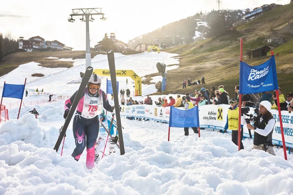 Der weisse Rausch 2026: Petra Zeller siegte bei den Damen vor Regina Wintersteller