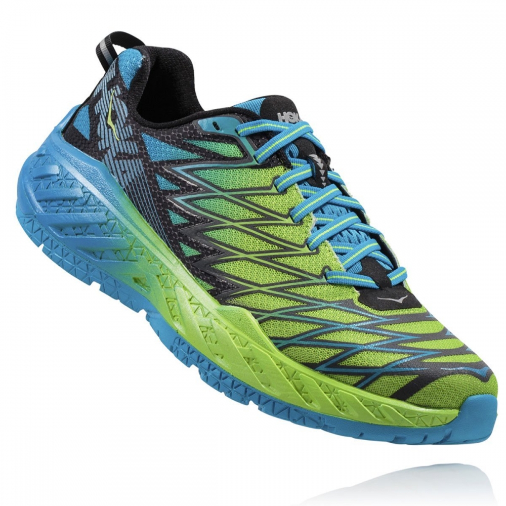 Mit dem Hoka One One Clayton kannst du neue Bestzeiten laufen
