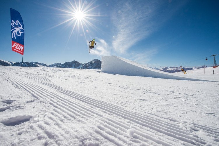 Ein Snowpark ist Teil des Skigebiets Kronplatz. Foto: Harald Wisthaler