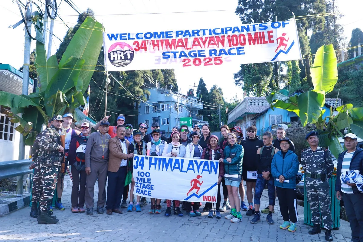 Himalayan 100 Miles Stage Race 2025: Start 1. Etappe in Maneybhanjang