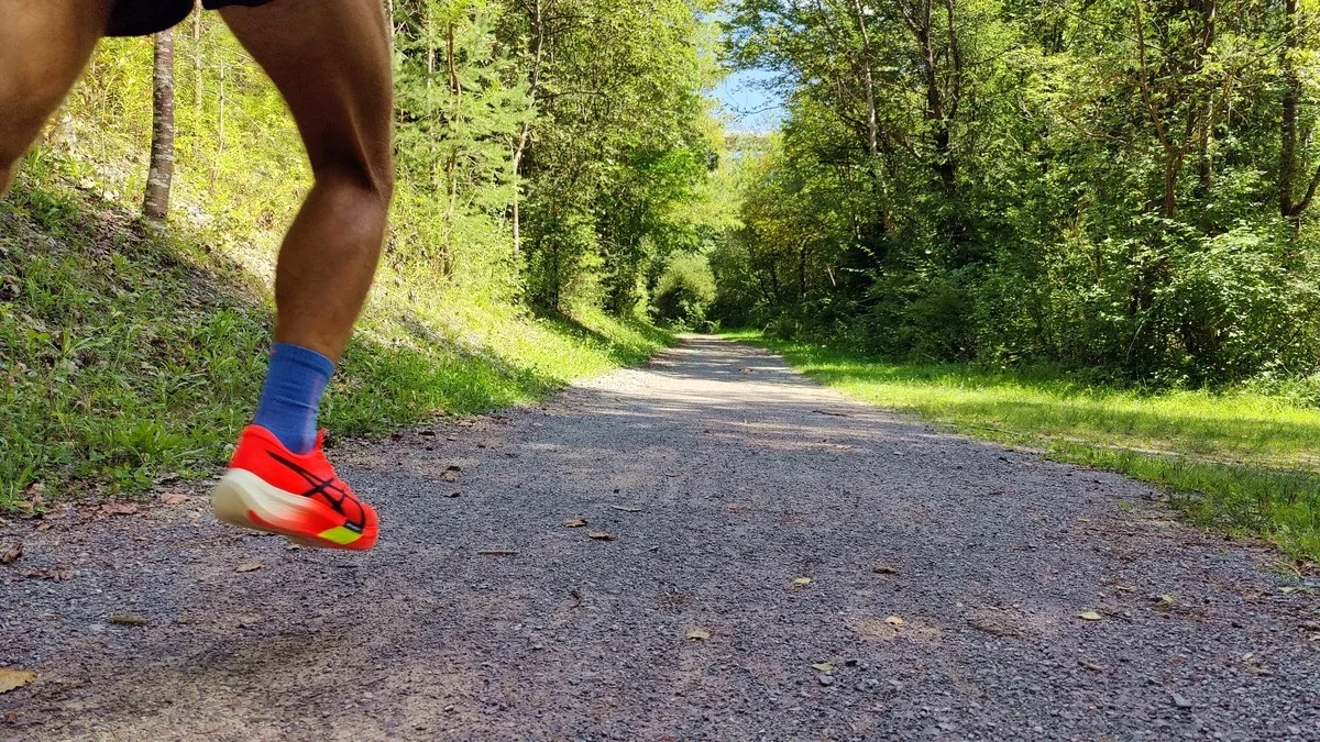 Laufen mit dem Asics Metaspeed Sky Paris