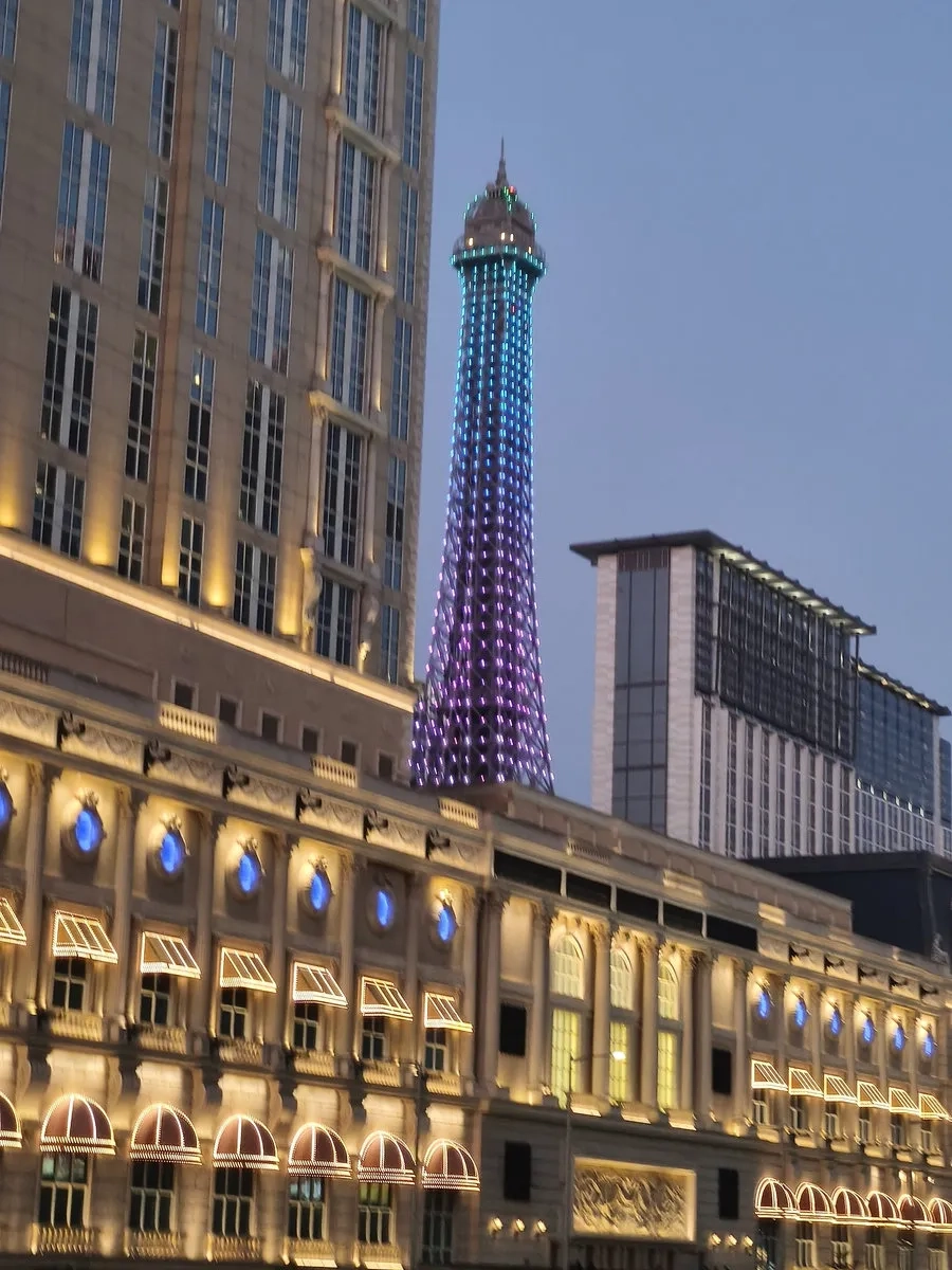 South China Marathon Challenge 15: Nachbau des Eiffelturms