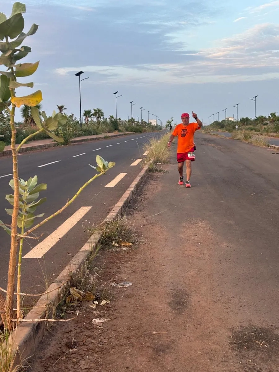Dakar Club-Marathon: Szegin winkt mir zu