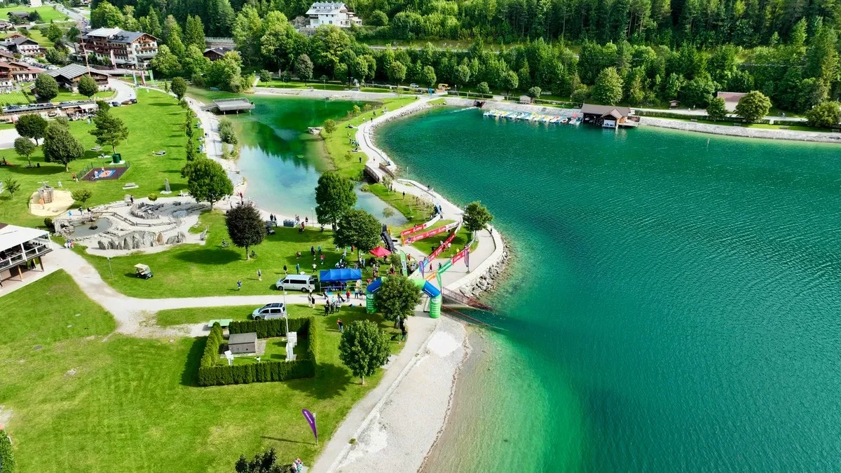 Achenseelauf 2025: Blick von oben auf die Strecke