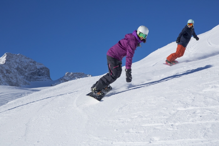 Auch Snowboarder schätzen St. Moritz, immerhin gibt es hier auch einen großen Snowpark. Foto:  Engadin St. Moritz / swiss-image.ch