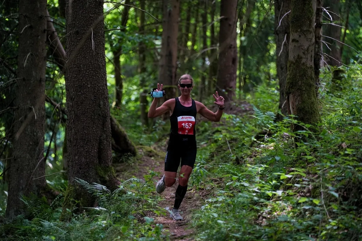 Schneekopflauf Schmiedefeld 2025: Ann-Kathrin Deubner siegt über die 22,2 km lange Distanz. (Foto: © Rennsteiglauf / Christoph Beetz)
