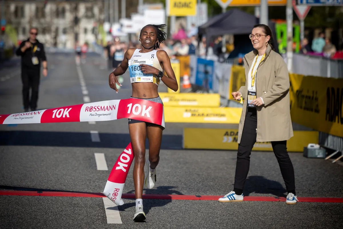 Hannover Marathon 2026: Purity Gitonga läuft mit 30:33 Minuten einen neuen Streckenrekord. (© Norbert Wilhelmi) Hannover Marathon 2026: Purity Gitonga läuft mit 30:33 Minuten einen neuen Streckenrekord.