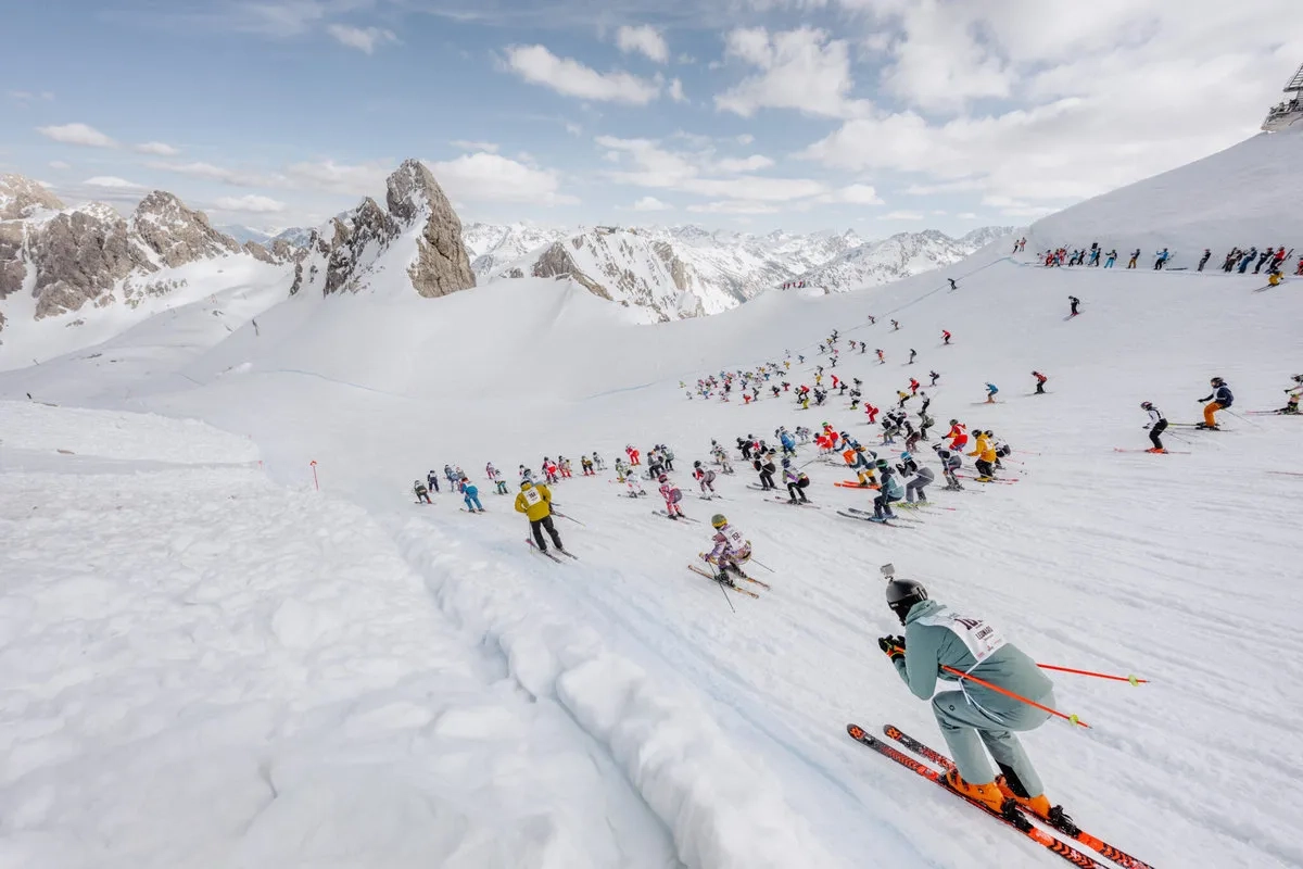 Der weisse Rausch 2026: 555 Teilnehmer strahlten mit der Sonne um die Wette