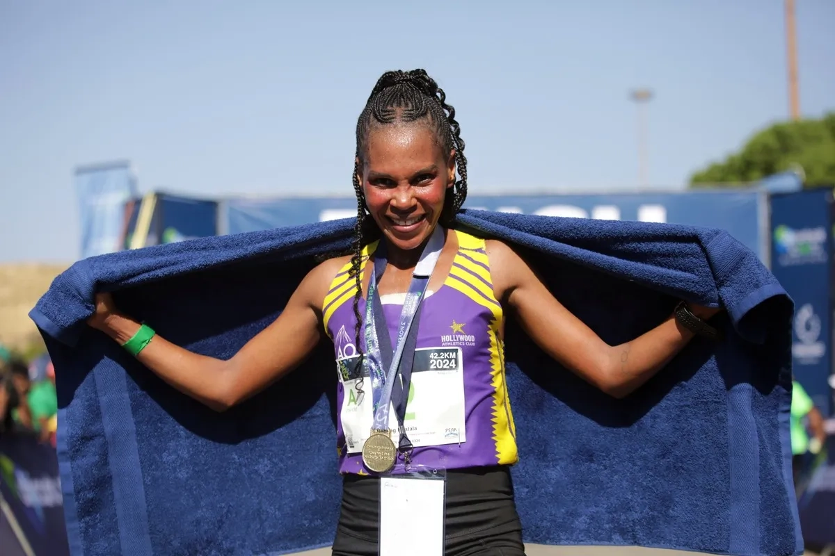Soweto Marathon 2024: Siegerin Neheng Khatala aus Lesotho