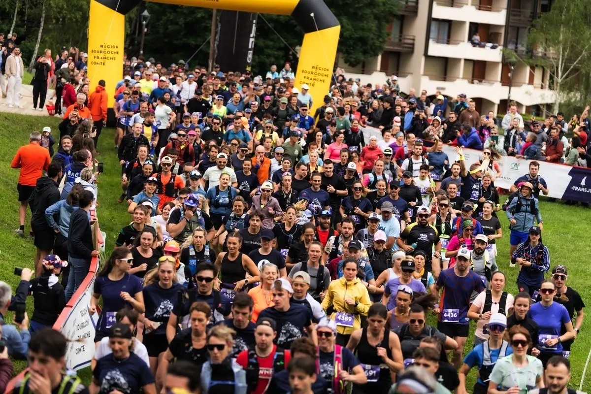 Start zum Transjura-Trail 2025 (Foto: © Lilian Menetrier) Start zum Transjura-Trail 2025 (Foto: © Lilian Menetrier)