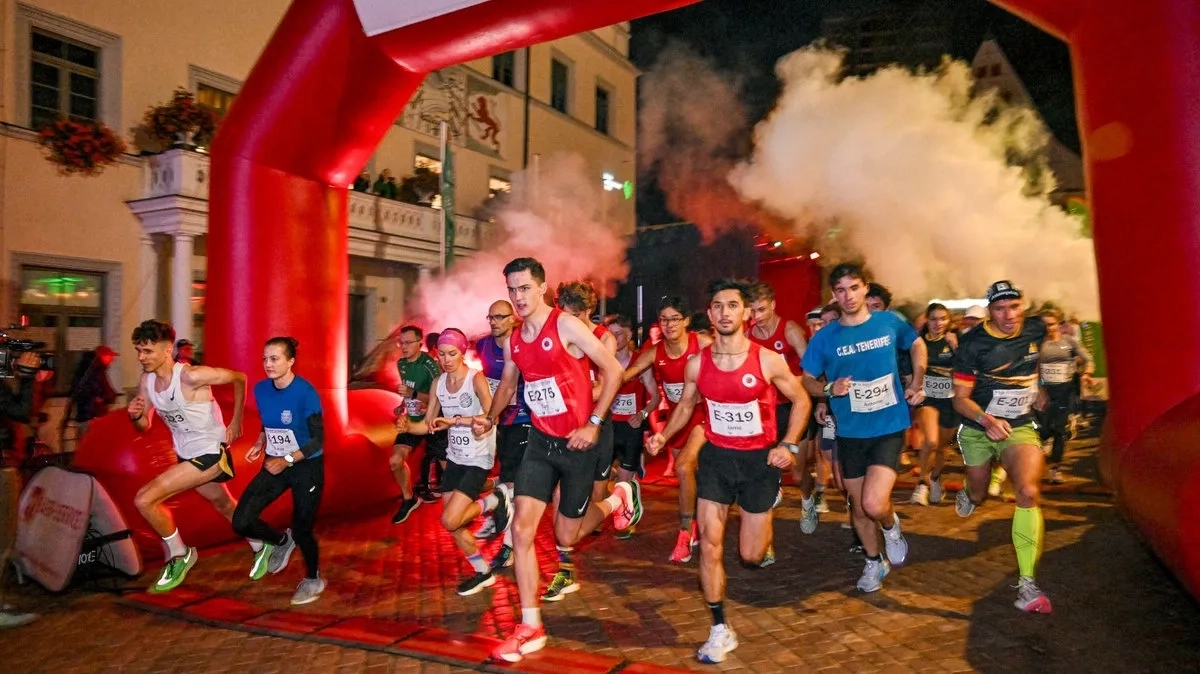 Citylauf Pirna 2025: Start Einzellauf (© Veranstalter) Citylauf Pirna 2025: Start Einzellauf (© Veranstalter)