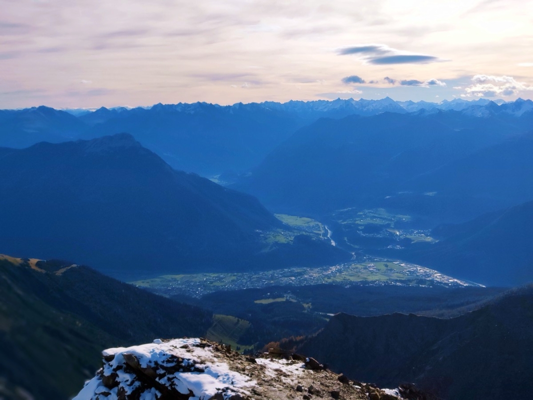 Imster Muttekopf 07: Blick vom Gipfel nach Imst Imster Muttekopf 07: Blick vom Gipfel nach Imst