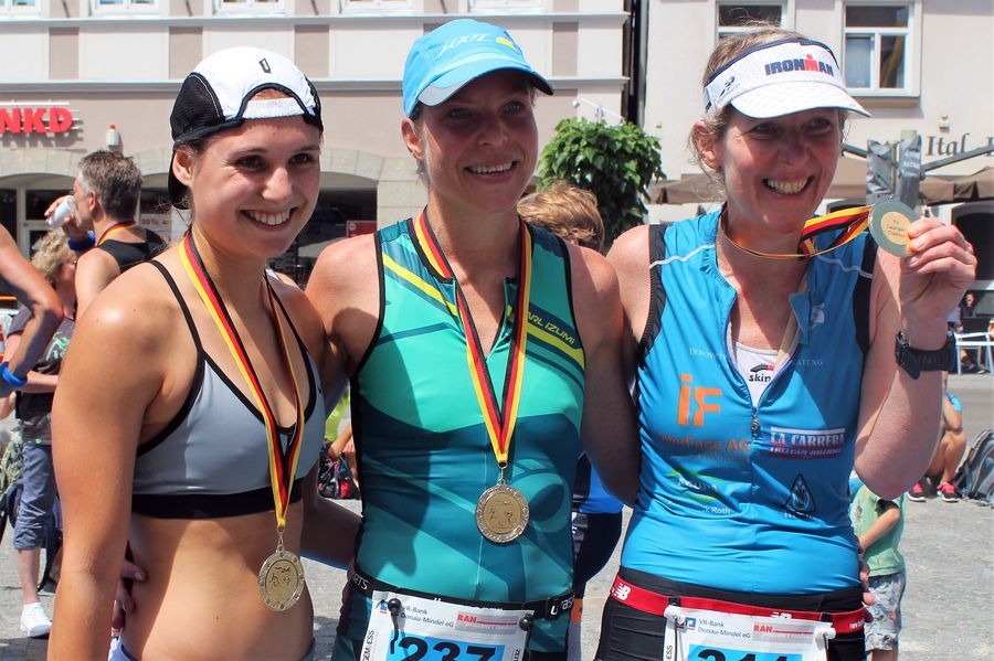 Siegerinnen-Olympische-Kurzstrecke-Carola-Wild-Daniela-Unger-Kerstin-Rohr (C) VR Triathlon Lauingen Siegerinnen-Olympische-Kurzstrecke-Carola-Wild-Daniela-Unger-Kerstin-Rohr (C) VR Triathlon Lauingen