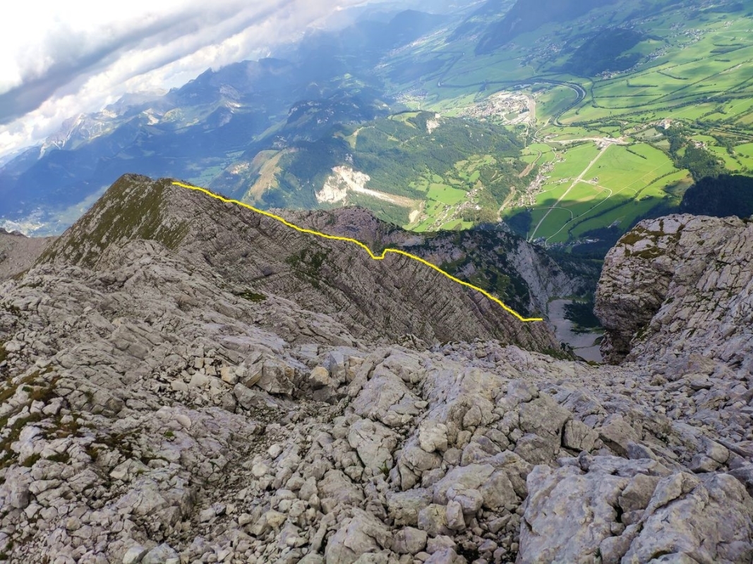 Grimming, Schneegrubengrat 32: Hier nochmal gelb markiert in etwa die Aufstiegsroute Grimming, Schneegrubengrat 32: Hier nochmal gelb markiert in etwa die Aufstiegsroute