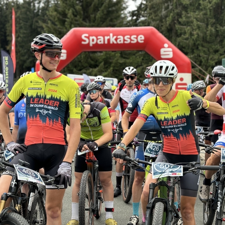 Treibjagd im Dunkelwald Treibjagd im Dunkelwald