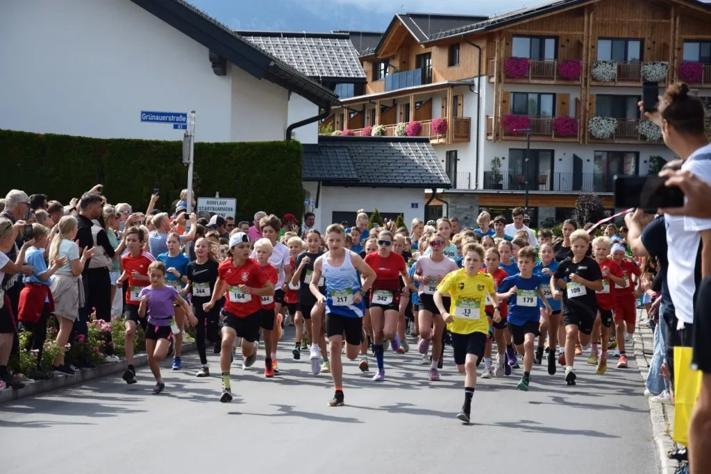 Walser Dorflauf 2025 (Foto: © Naturfreunde Wals) Walser Dorflauf 2025 (Foto: © Naturfreunde Wals)