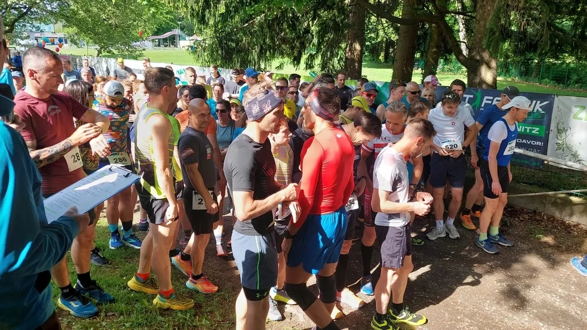 Start zum Seebensteiner Schlossberglauf 2024. Foto: © FVDV Seebenstein Start zum Seebensteiner Schlossberglauf 2024. Foto: © FVDV Seebenstein