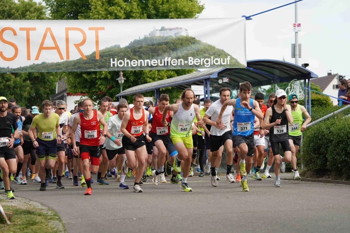 Hohenneuffen Berglauf 2025 (© Veranstalter) Hohenneuffen Berglauf 2025 (© Veranstalter)