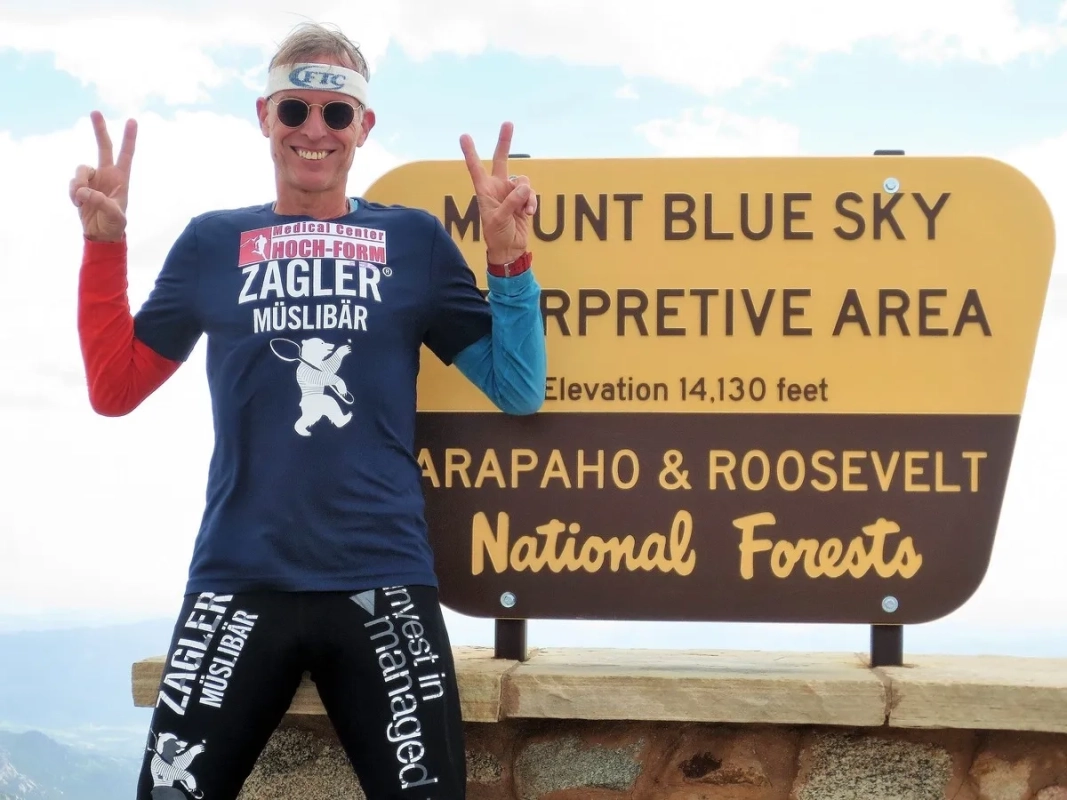 Blue Sky Ascent 2024 mit Rolf Majcen Blue Sky Ascent 2024 mit Rolf Majcen