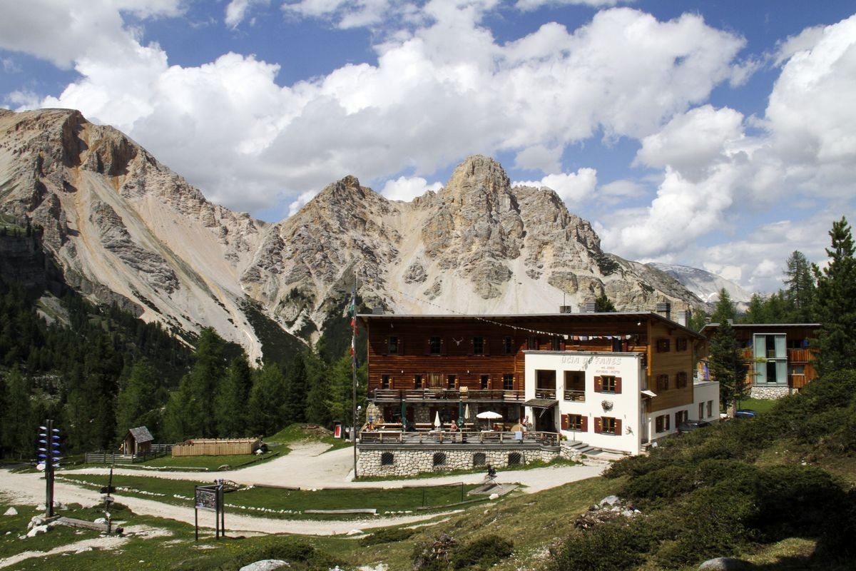 Faneshütte (Rifugio Fanes), Fam. Mutschlechner Faneshütte (Rifugio Fanes), Fam. Mutschlechner