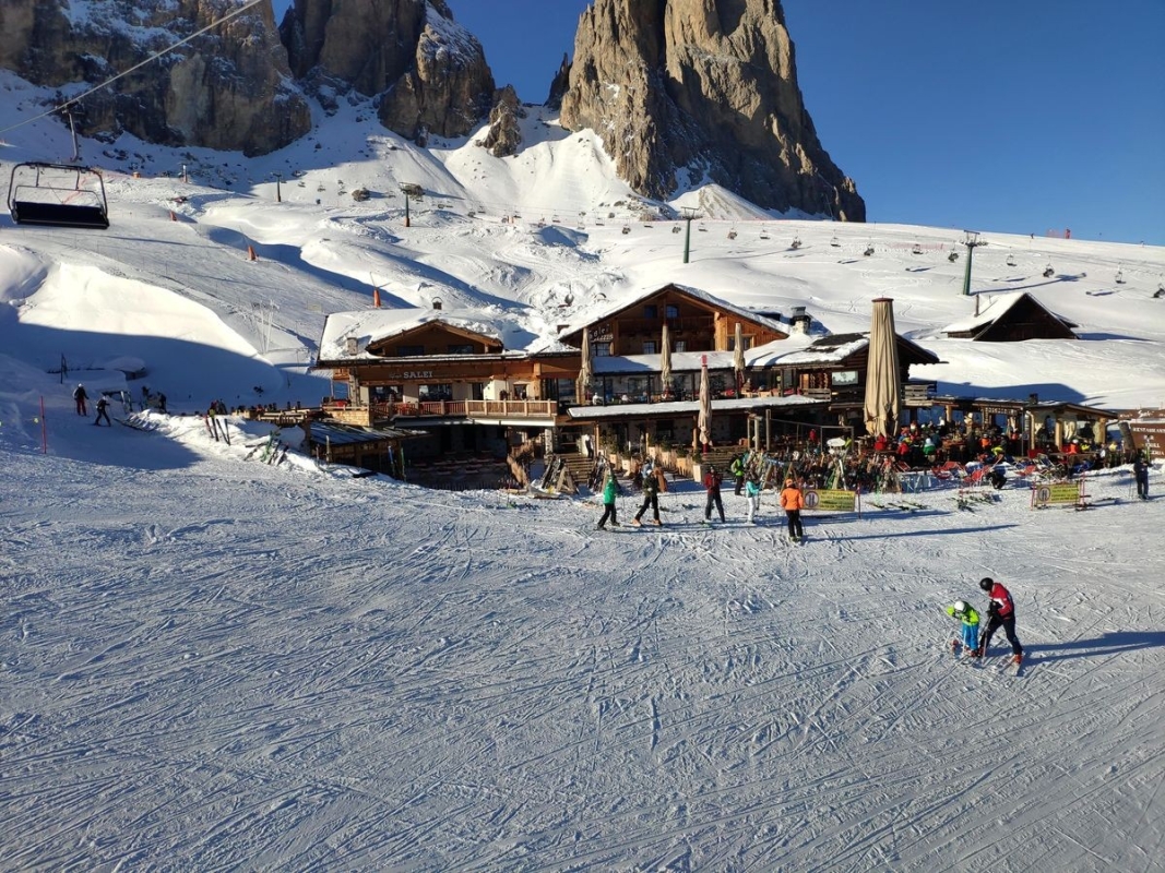 Rifugio Salei Passo Sella (Salei Hütte Sellajoch) Rifugio Salei Passo Sella (Salei Hütte Sellajoch)