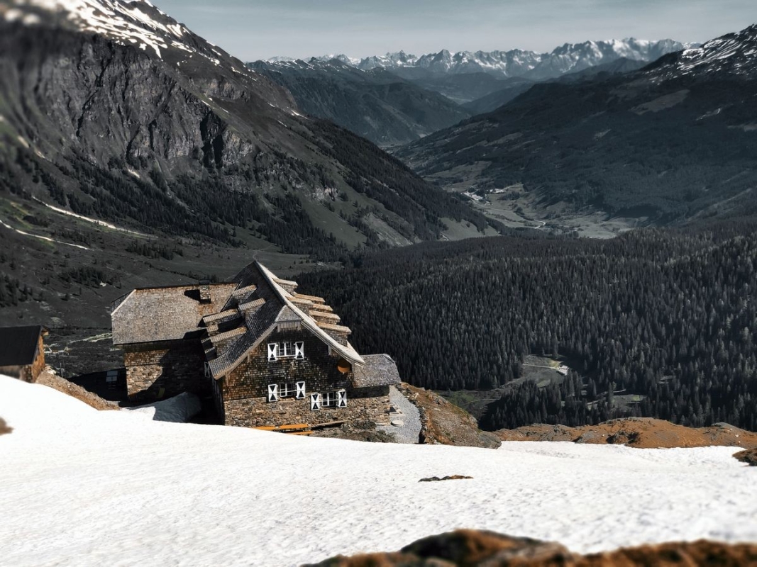 Schutzhaus Neubau Schutzhaus Neubau