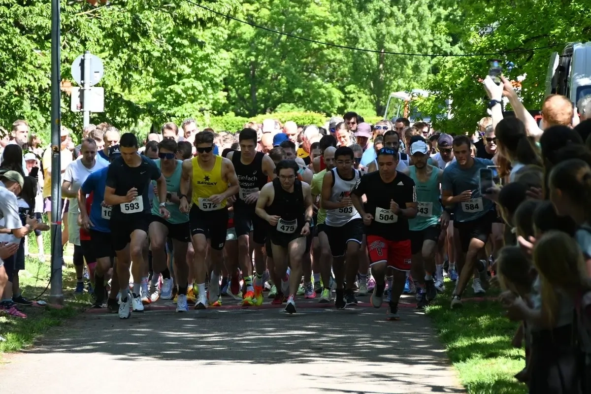 Start zum TFF Volkslauf 2025 (Foto: © Veranstalter) Start zum TFF Volkslauf 2025 (Foto: © Veranstalter)