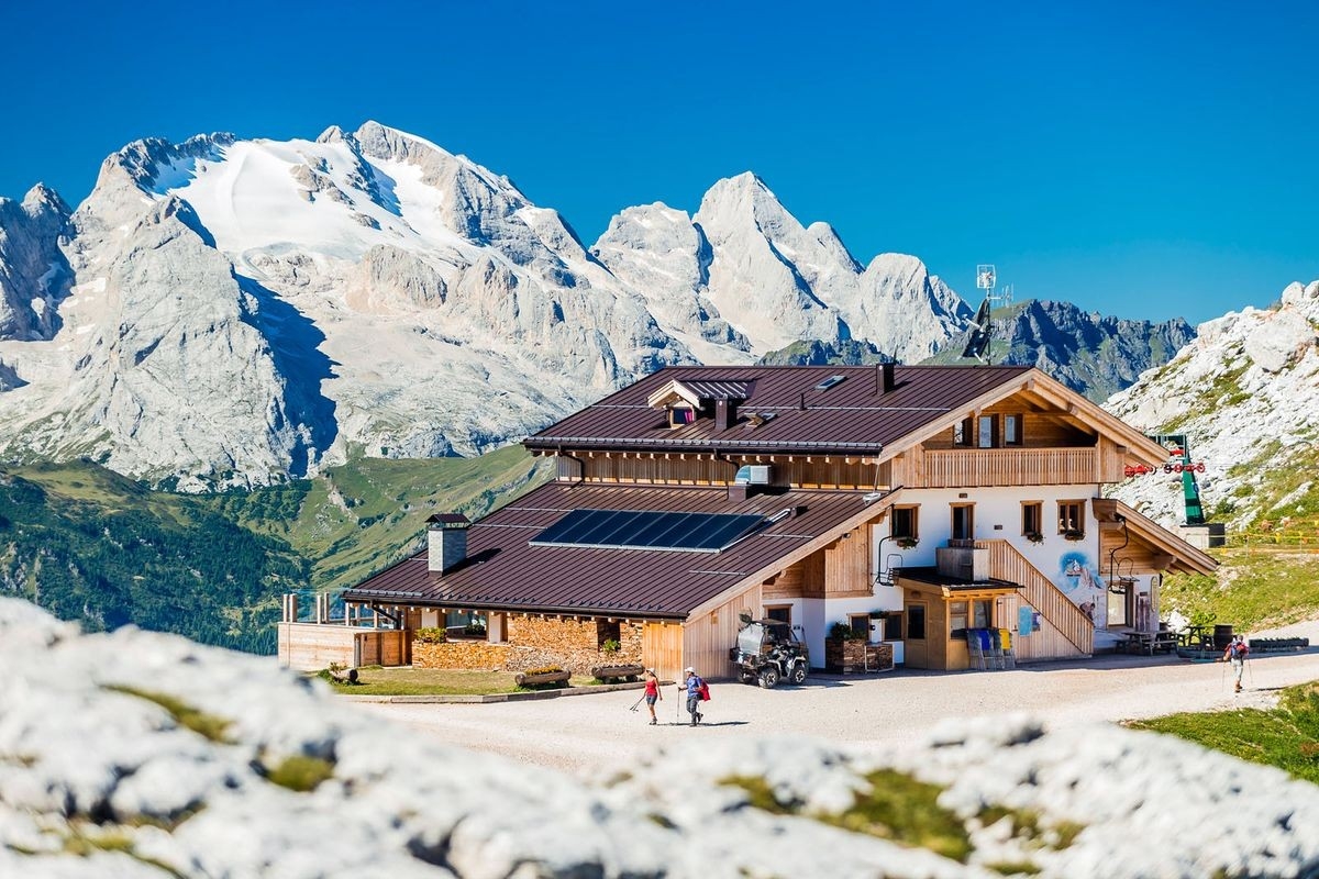 Averau Hütte (Rifugio Averau), Foto: Diego Gaspari Bandion Averau Hütte (Rifugio Averau), Foto: Diego Gaspari Bandion