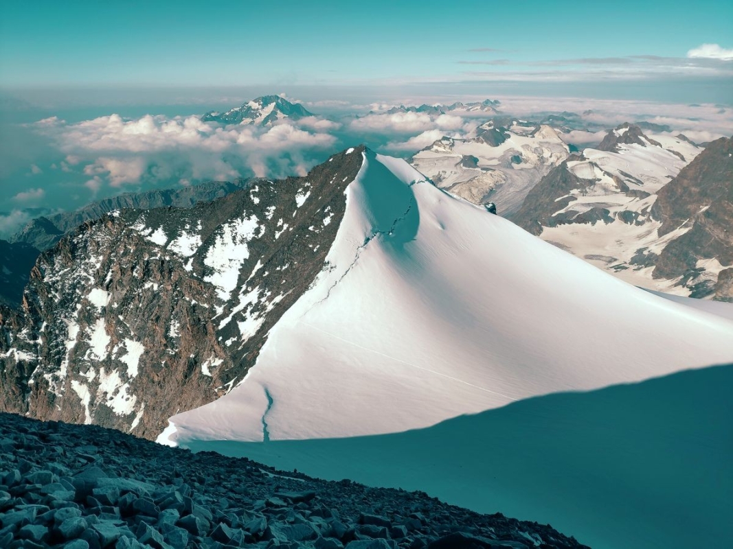 Blick vom Piz Zupo auf den Piz Argient Blick vom Piz Zupo auf den Piz Argient